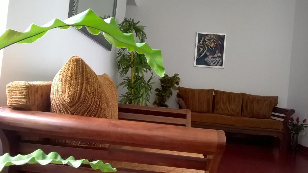 Anna Shanthi Villa Канди Екстериор снимка